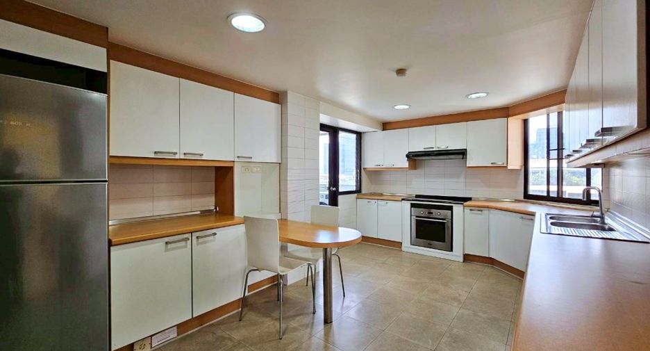 Wohnung zur Miete mit 3 Zimmer in Pathum Wan, Bangkok
