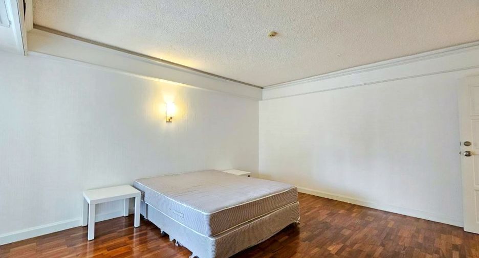 Wohnung zur Miete mit 3 Zimmer in Pathum Wan, Bangkok