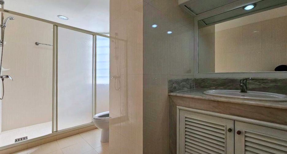 Wohnung zur Miete mit 3 Zimmer in Pathum Wan, Bangkok