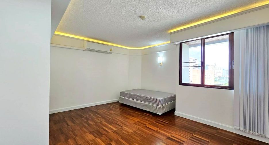 Wohnung zur Miete mit 3 Zimmer in Pathum Wan, Bangkok