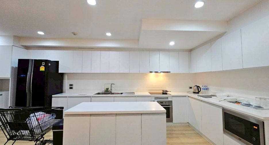 Wohnung zur Miete mit 3 Zimmer in Watthana, Bangkok
