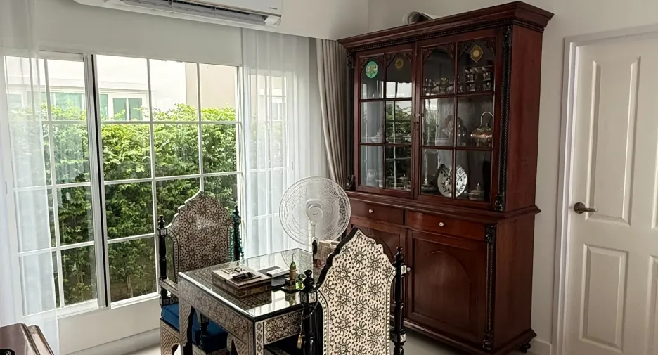 Casa en alquiler de 4 habitaciones en Mueang Samut Prakan, Samut Prakan