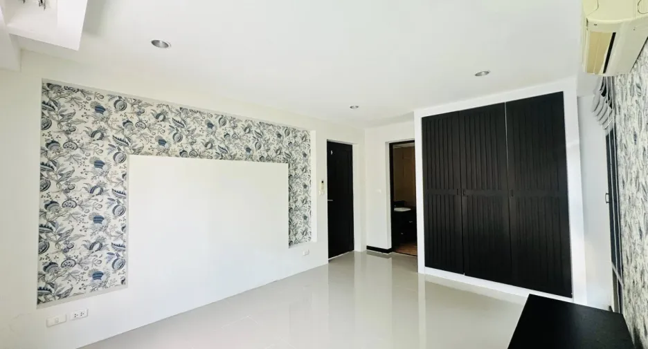 For sale 3 bedrooms villa in East Pattaya, Pattaya
