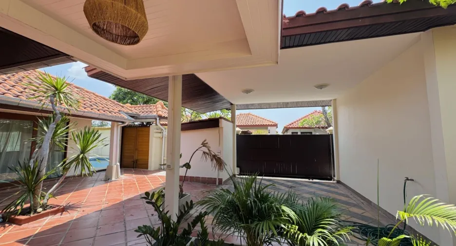 For sale 3 bedrooms villa in Sattahip, Chonburi