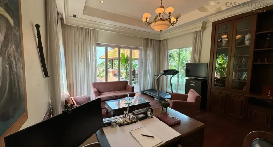 Villa en venta de 4 habitaciones en Huay Yai, Pattaya