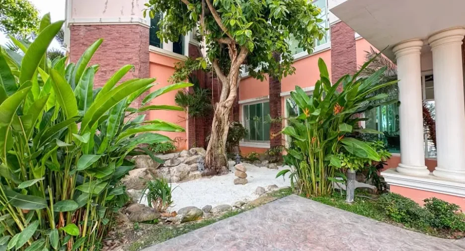 Villa en venta de 4 habitaciones en Huay Yai, Pattaya