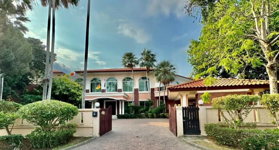 Villa en venta de 4 habitaciones en Huay Yai, Pattaya