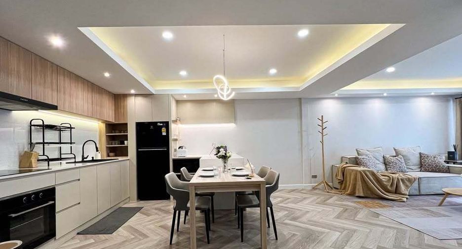 For rent 4 ベッドルーム townhouse in Watthana, Bangkok