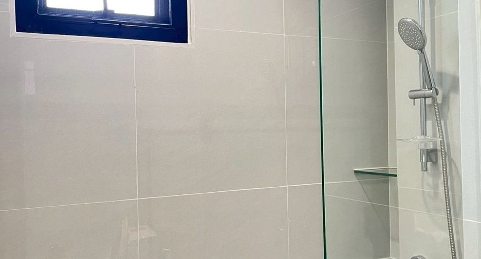 For rent 2 bedrooms apartment in Watthana, Bangkok