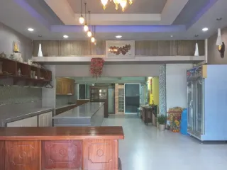 For sale 4 bedrooms retail Space in Mueang Ratchaburi, Ratchaburi