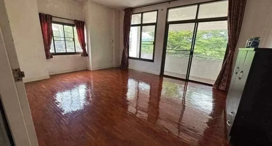 Casa adosada en venta de 2 habitaciones en Hang Dong, Chiang Mai