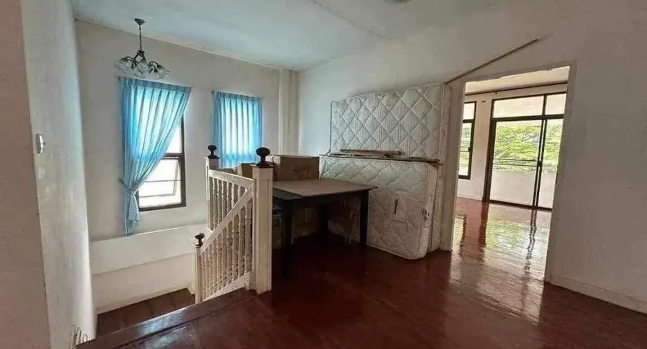 Casa adosada en venta de 2 habitaciones en Hang Dong, Chiang Mai