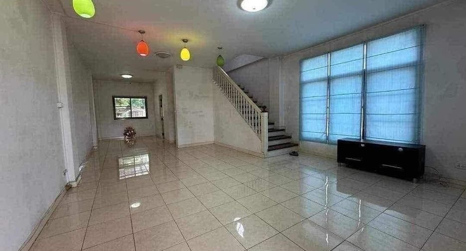 For sale 2 bedrooms townhouse in Hang Dong, Chiang Mai