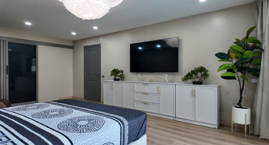 For sale 2 bedrooms condo in South Pattaya, Pattaya