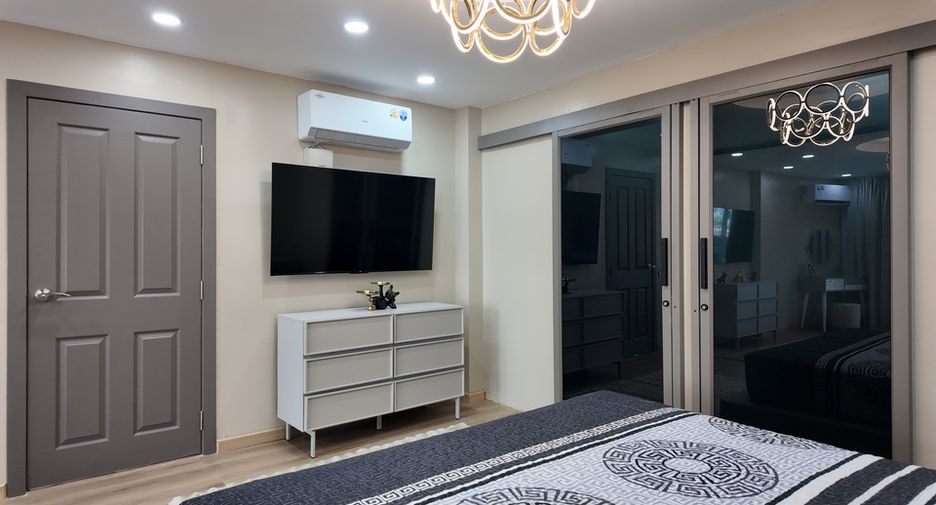 For sale 2 bedrooms condo in South Pattaya, Pattaya