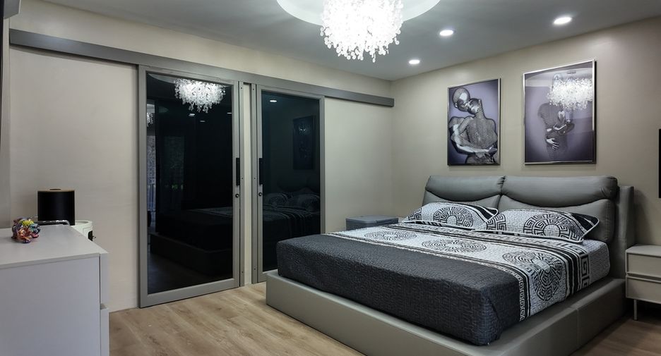 For sale 2 bedrooms condo in South Pattaya, Pattaya