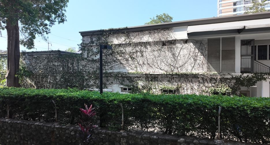 For sale 2 bedrooms condo in South Pattaya, Pattaya