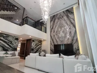 For rent 4 bedrooms house in Watthana, Bangkok