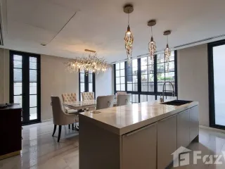 For rent 4 bedrooms house in Watthana, Bangkok