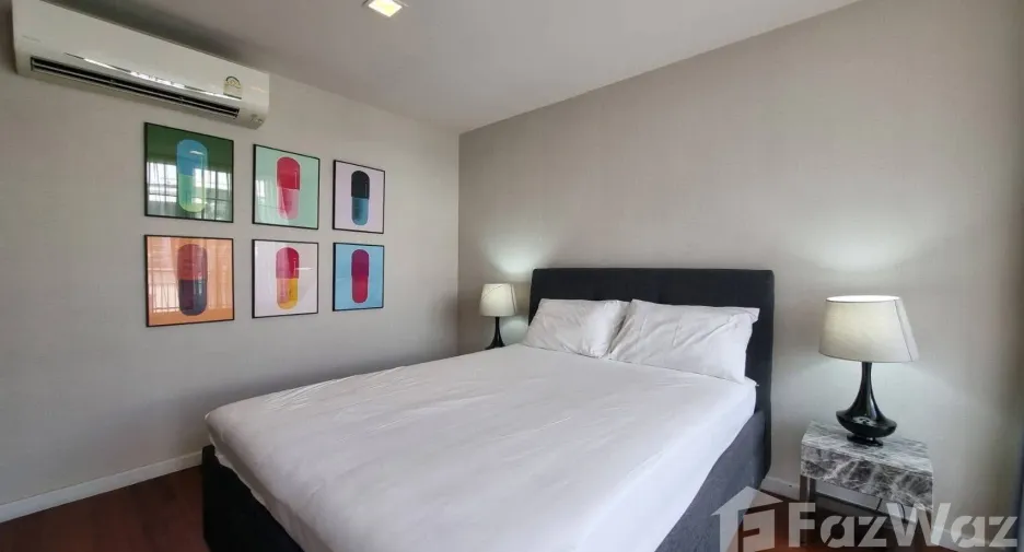 For rent 4 bedrooms house in Watthana, Bangkok