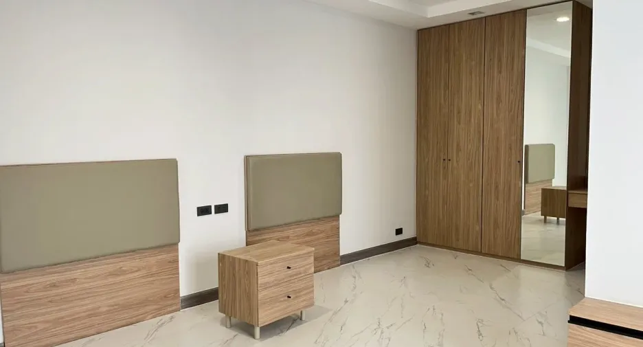 For rent 2 bedrooms apartment in Watthana, Bangkok
