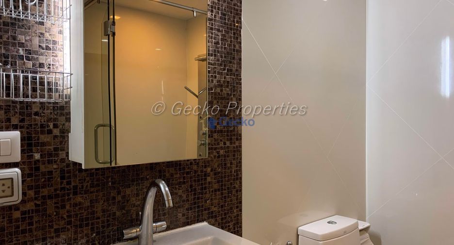 For sale 2 bedrooms condo in North Pattaya, Pattaya