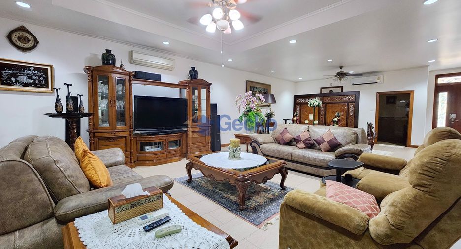 For sale 4 bedrooms house in East Pattaya, Pattaya