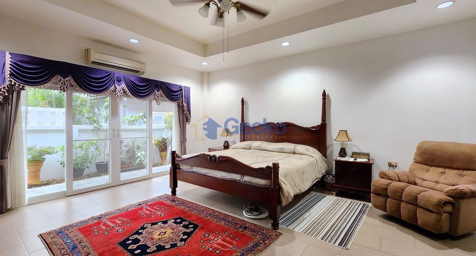 For sale 4 bedrooms house in East Pattaya, Pattaya