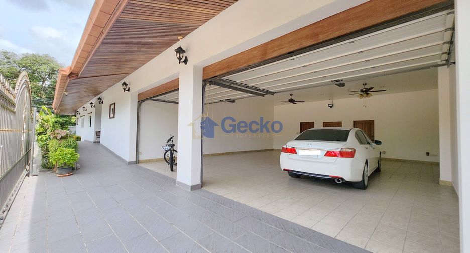 For sale 4 bedrooms house in East Pattaya, Pattaya