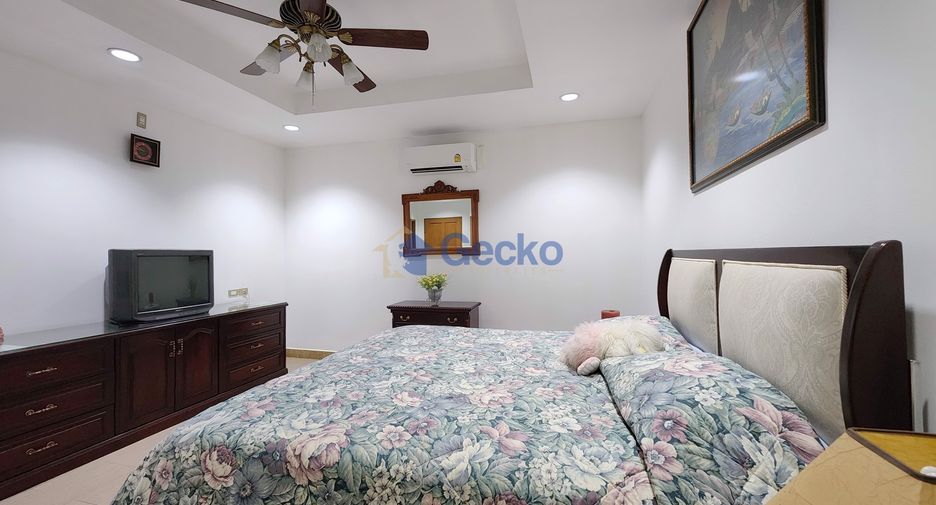 For sale 4 bedrooms house in East Pattaya, Pattaya