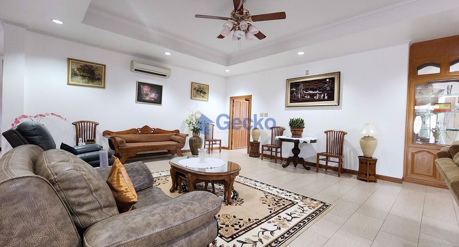 For sale 4 bedrooms house in East Pattaya, Pattaya