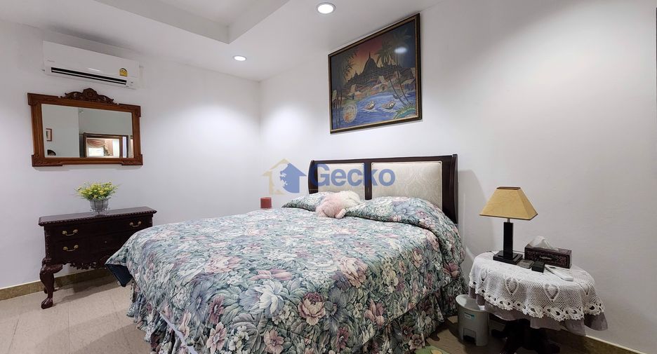 For sale 4 bedrooms house in East Pattaya, Pattaya
