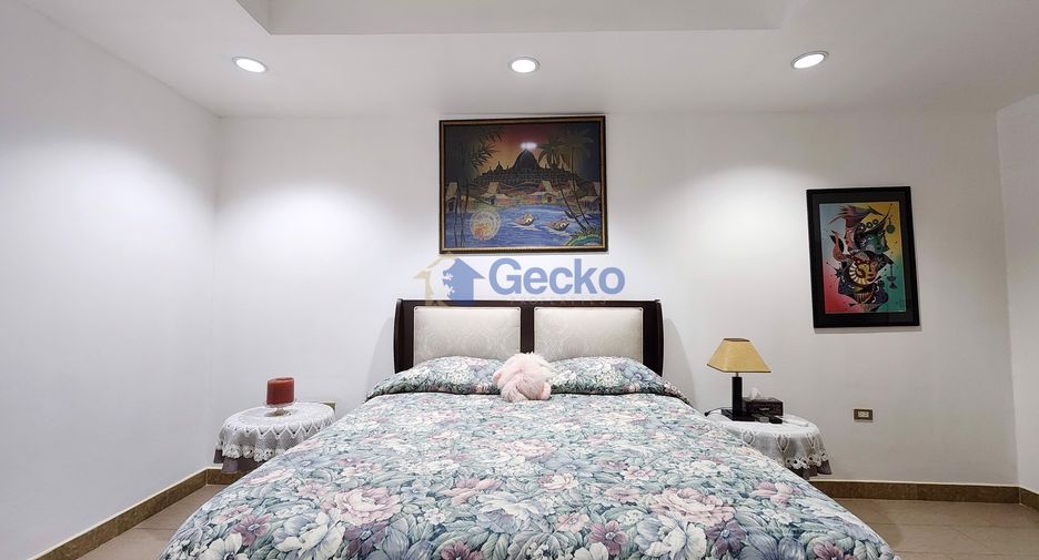 For sale 4 bedrooms house in East Pattaya, Pattaya