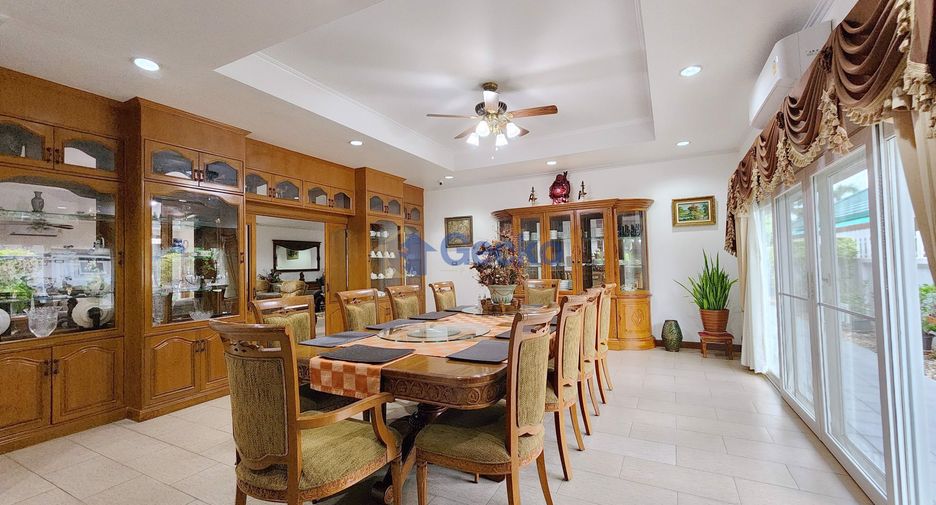 For sale 4 bedrooms house in East Pattaya, Pattaya