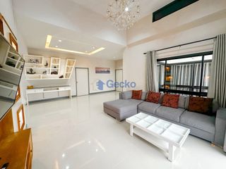 Haus zum Kauf mit 3 Zimmer in Bang Lamung, Chonburi