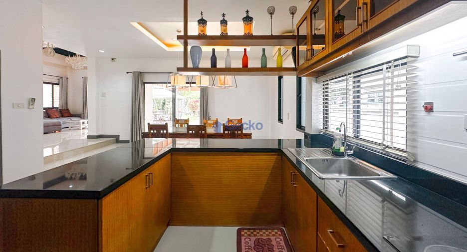 For sale 3 bedrooms house in East Pattaya, Pattaya