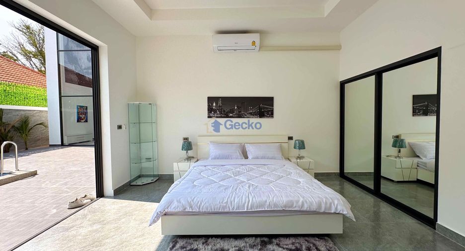 For rent and for sale 6 bedrooms house in Pratumnak, Pattaya
