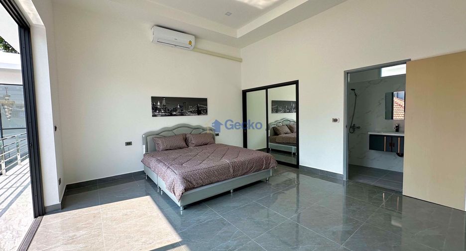 For rent and for sale 6 bedrooms house in Pratumnak, Pattaya