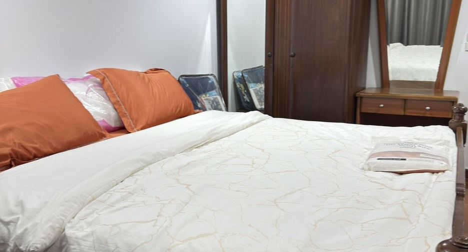 For rent 2 bedrooms condo in Watthana, Bangkok