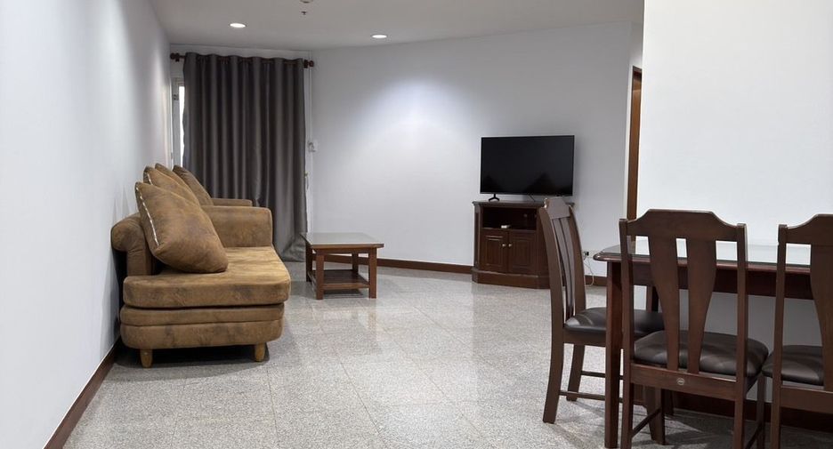For rent 2 bedrooms condo in Watthana, Bangkok