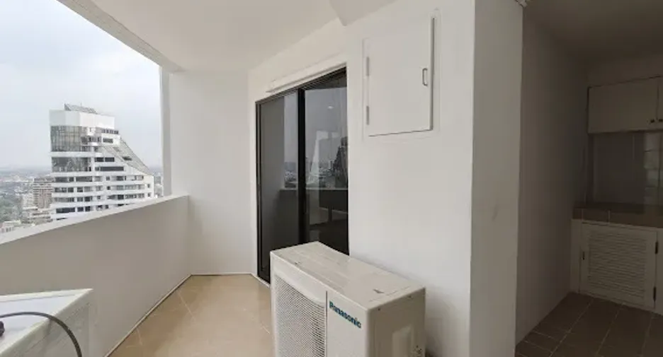For rent 3 bedrooms condo in Watthana, Bangkok