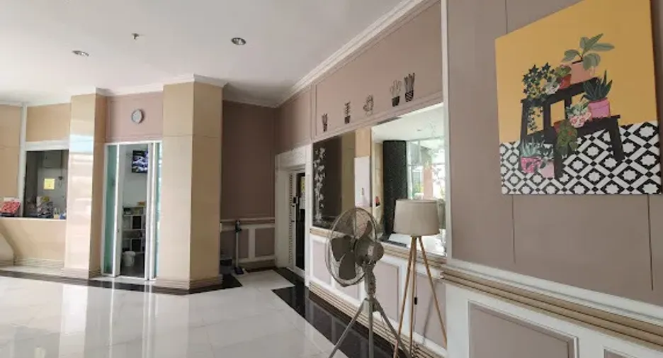 For rent 3 bedrooms condo in Watthana, Bangkok