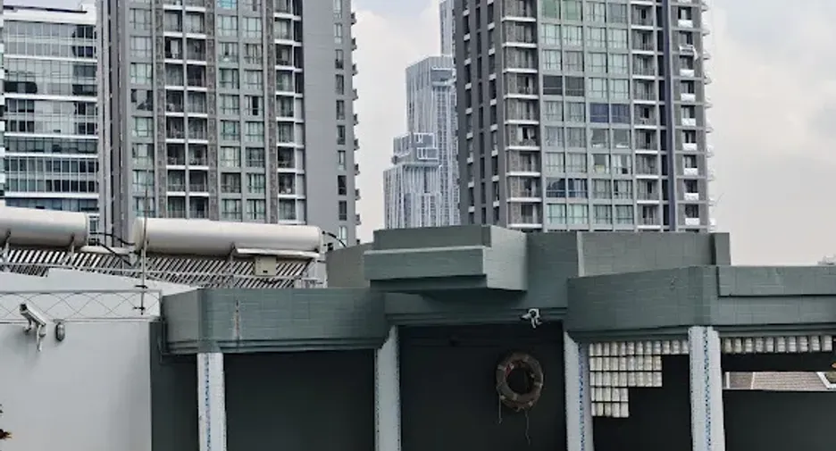 For rent 3 bedrooms condo in Watthana, Bangkok