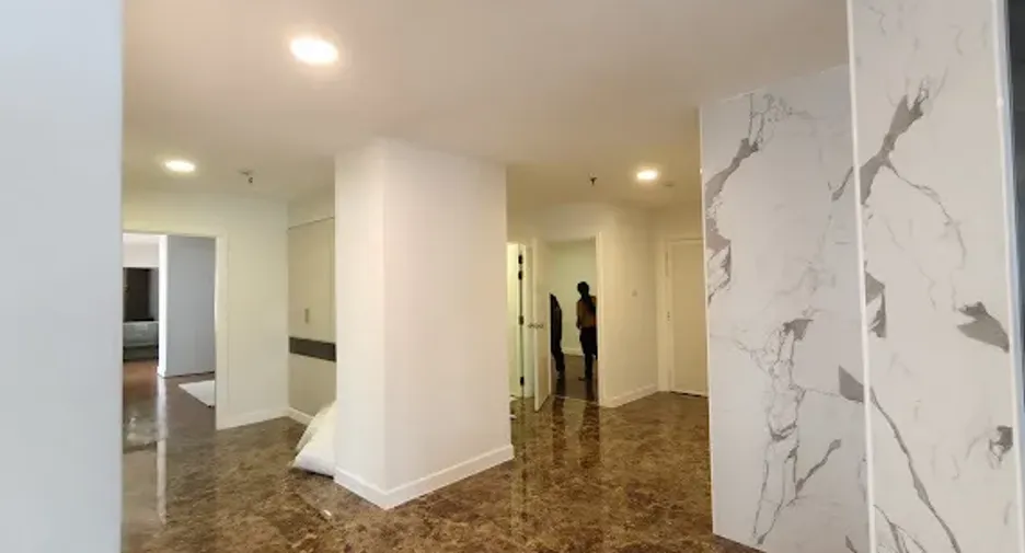 For rent 3 bedrooms condo in Watthana, Bangkok