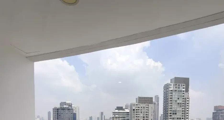 For rent 3 bedrooms condo in Watthana, Bangkok