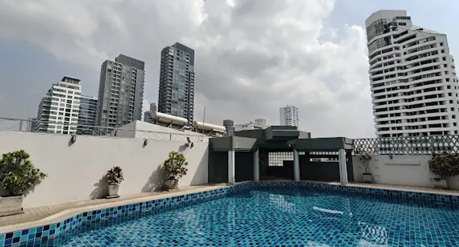 For rent 3 bedrooms condo in Watthana, Bangkok