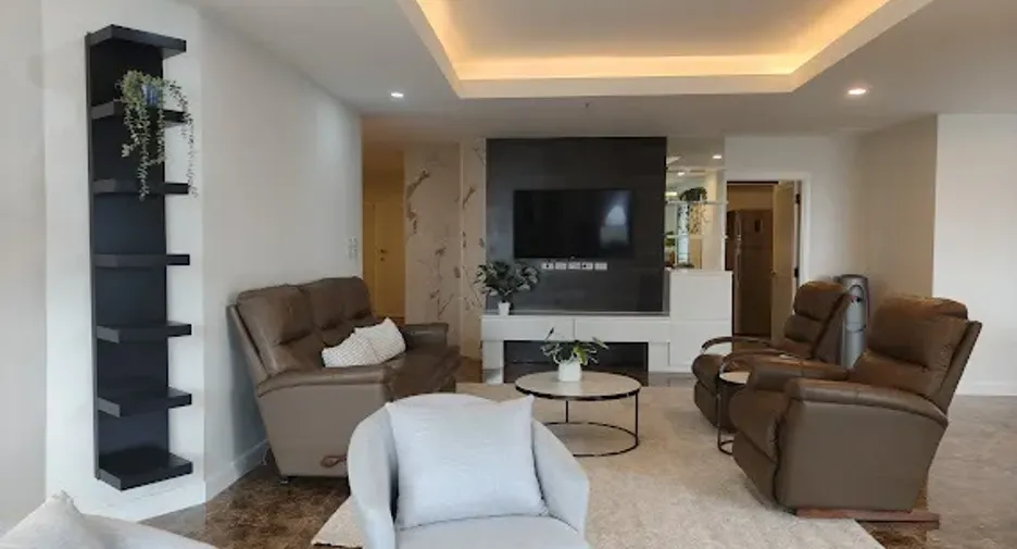 For rent 3 bedrooms condo in Watthana, Bangkok