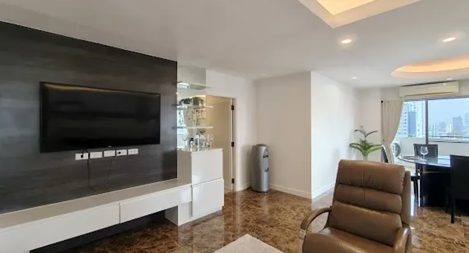 For rent 3 bedrooms condo in Watthana, Bangkok