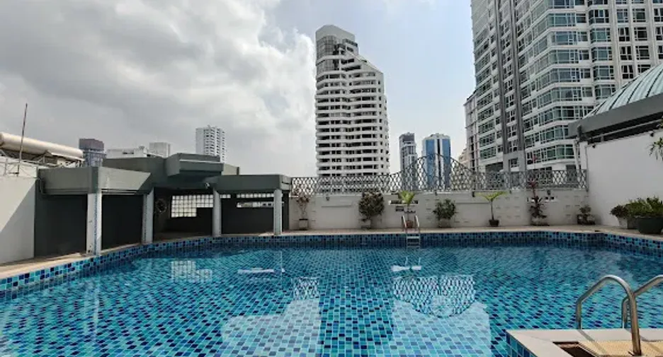 For rent 3 bedrooms condo in Watthana, Bangkok