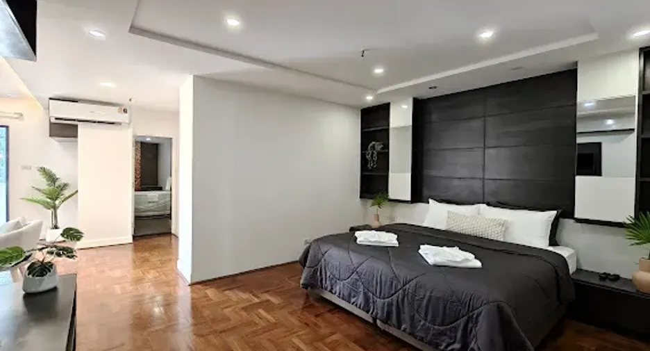 For rent 3 bedrooms condo in Watthana, Bangkok